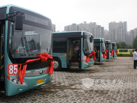 郑州8月份投入运营的十辆纯电动公交车
