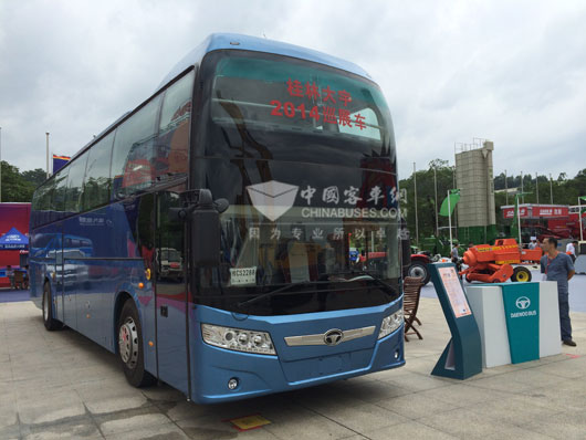 桂林大宇携GL6122HCD大容量客车亮相东盟博览会
