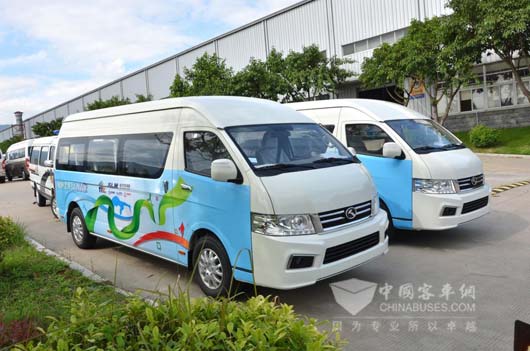 金龙凯歌XMQ6610C纯电动商务车