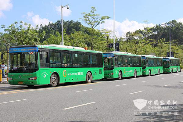 为本次深圳高交会提供会场交驳服务的海格混动公交车队