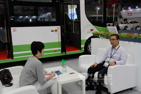 香港媒体采访中车时代电动技术专家