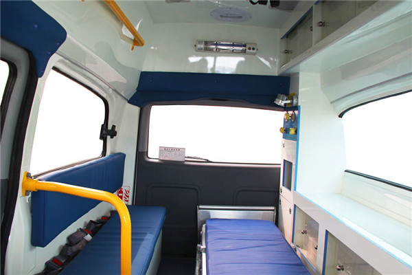 宇通ZK5039XJH1救護車（汽油國四2-8座）