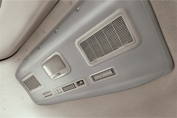 金旅XML5039XSW18商務車（汽油國四5-9座）