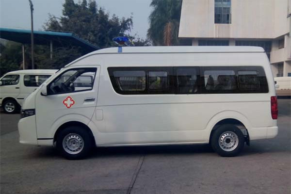 金旅XML5039XJH18救護車（汽油國四5-7座）