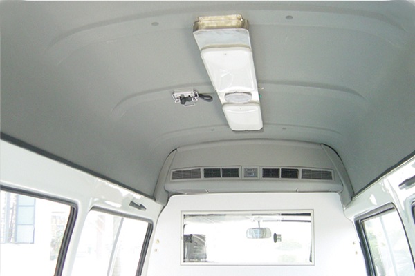 金旅XML5035XJH28救護(hù)車（汽油國四5-7座）