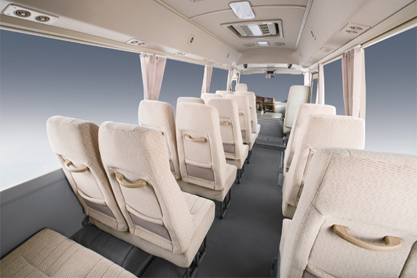 金旅XML6700J28Q客車(chē)（汽油國(guó)四24-26座）