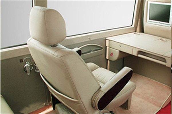 安凱HFF6700KDE5FB2客車（柴油國五10-23座）