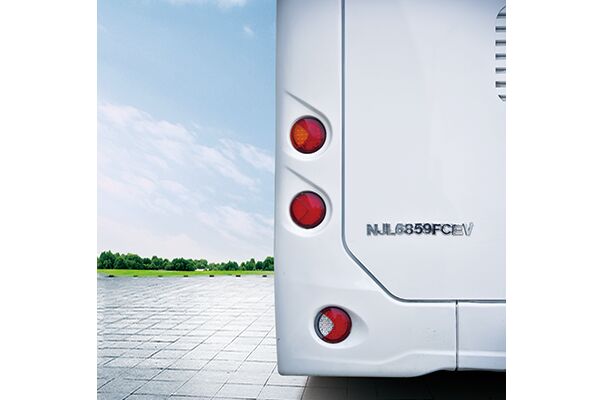 南京金龍NJL6859FCEV公交車（燃料電池14-28座）