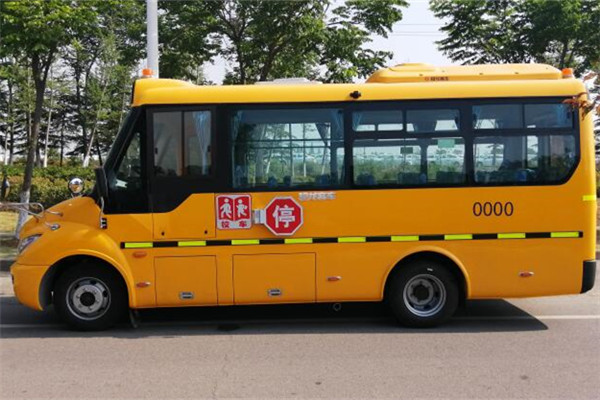 東風超龍EQ6661ST6D幼兒專用校車（柴油國六24-36座）